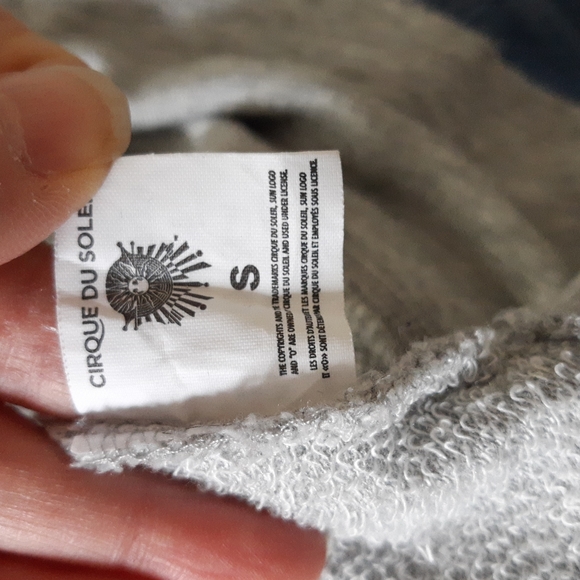 Brand new Cirque du Soleil O ombré Dip Dyed sweatshirt - Picture 5 of 6